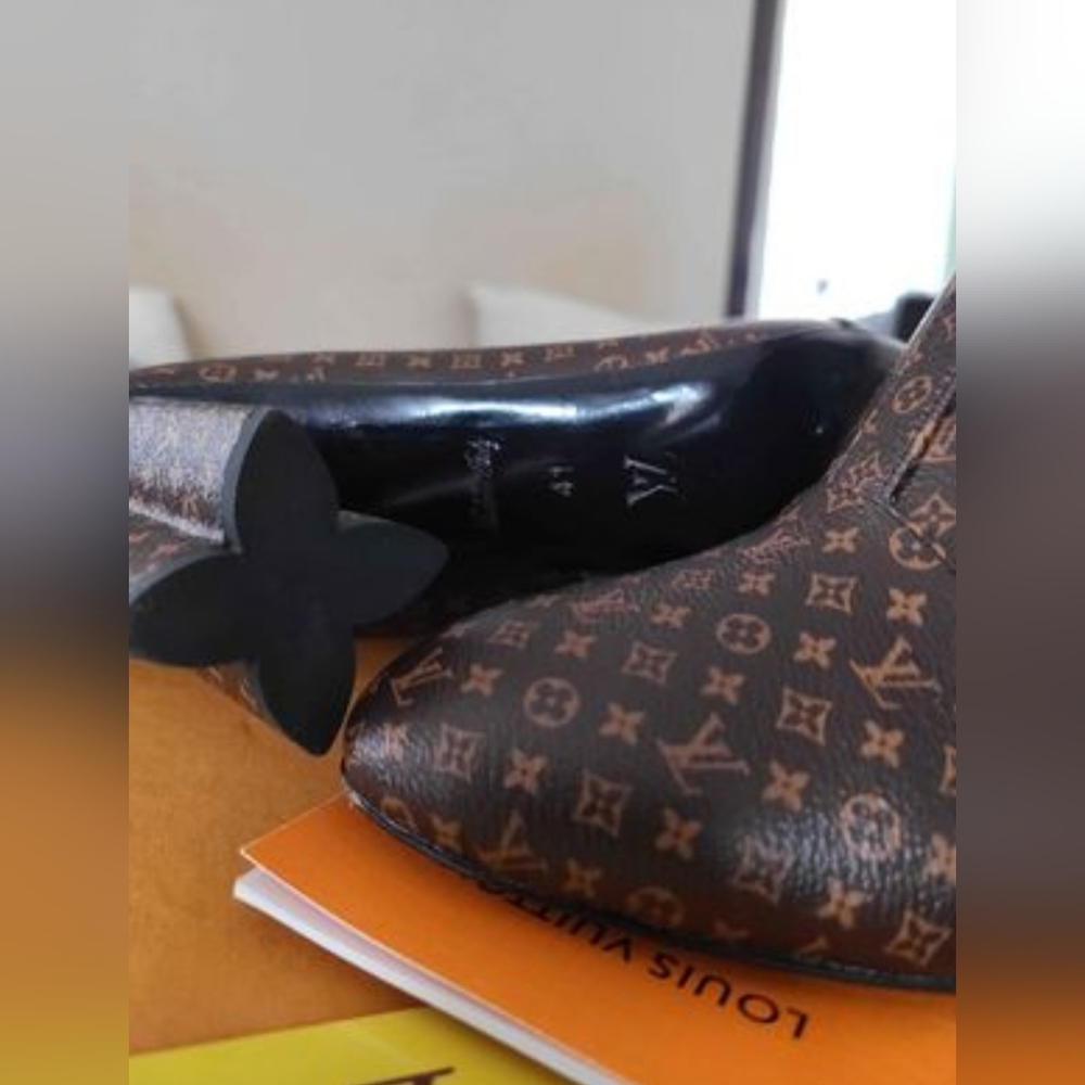 Elegant Brown Designer Ankle Boots - Picture 4 of 5